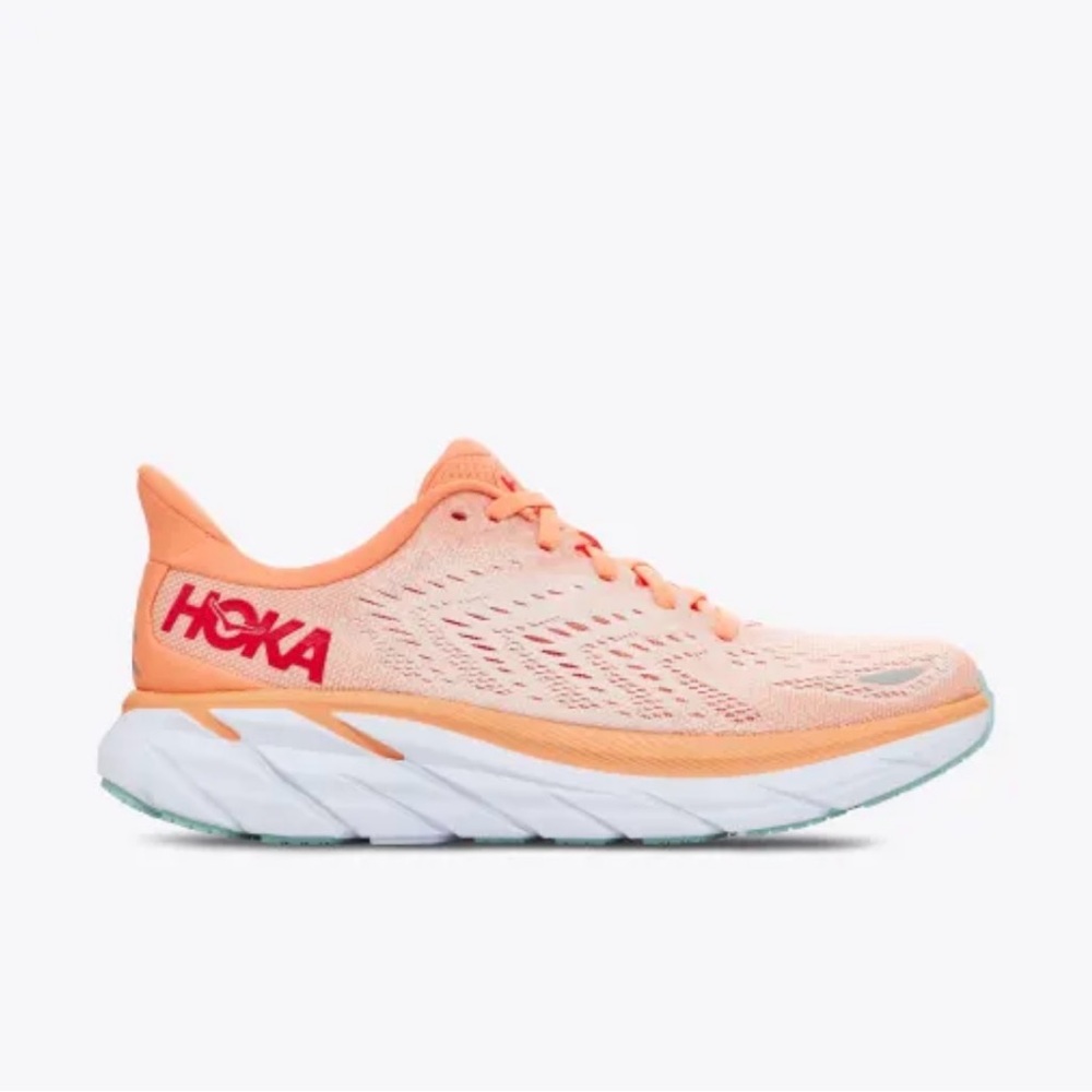 HOKA Clifton 8 Running Shoes / Peach